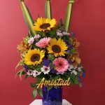 Florero con variedad de flores - F13