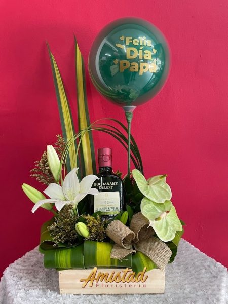 H19 - Arreglo floral con whisky y globo
