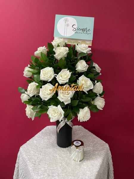 CD6 - Florero con rosas, velón y bono.