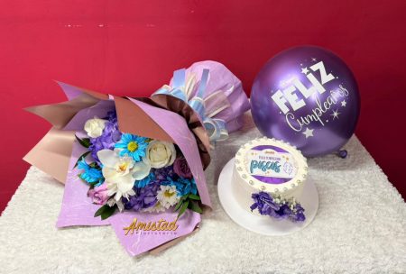 CP2 - Bouquet con flores variadas, bomba látex y torta personal.
