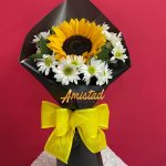 FA3- Bouquet con girasol  y margaritas.