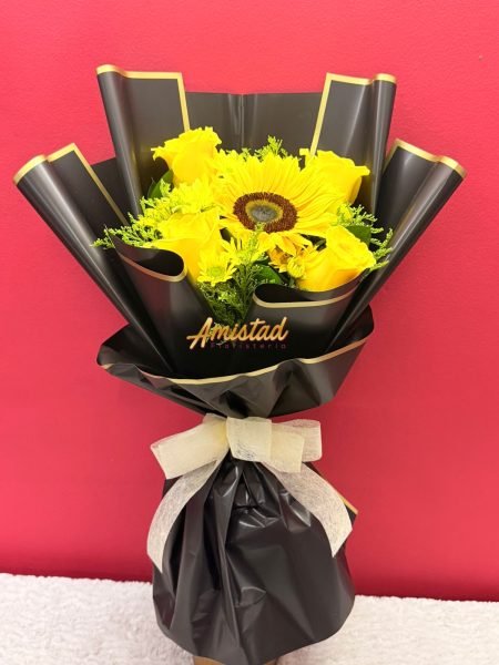 FA7 - Bouquet con flores variadas.