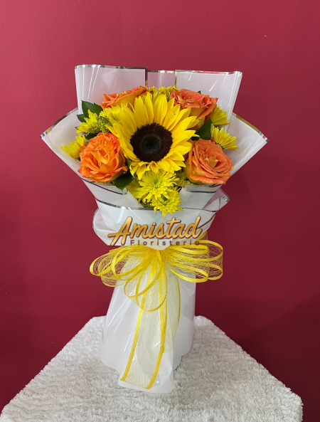 FA7 - Bouquet con flores variadas.