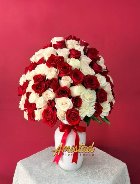 P10 - Florero con rosas