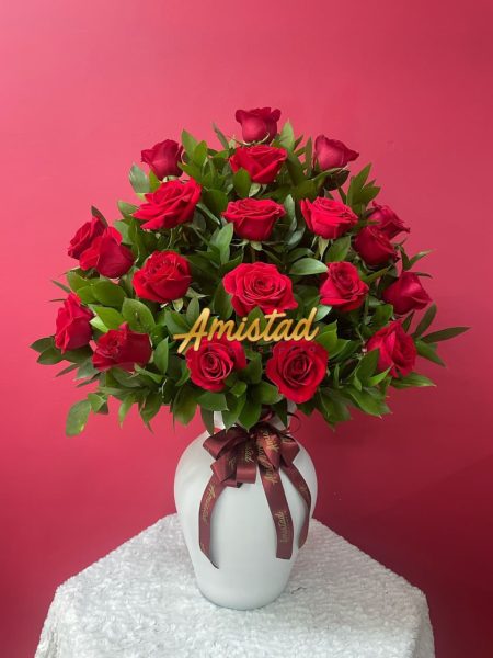 P11 - Florero con rosas