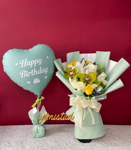 CV2 - Bouquet con lirios, rosas, cymbidiums y globo personalizado.