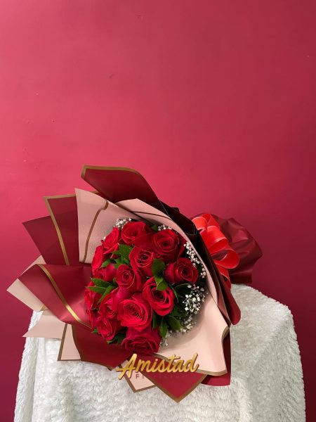 A1 - Bouquet con rosas.
