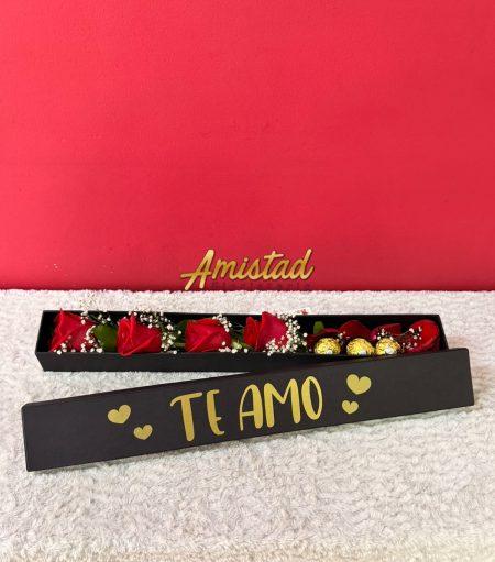 AA6 - Caja decorativa con rosas y chocolates